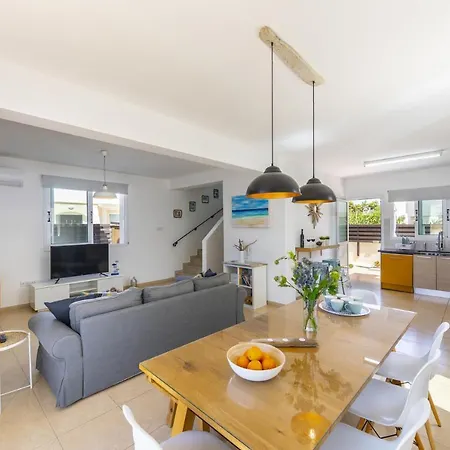 Villa The Ultimate Guide To Renting Your Luxury 3 Bedroom Near The Beach, 1478