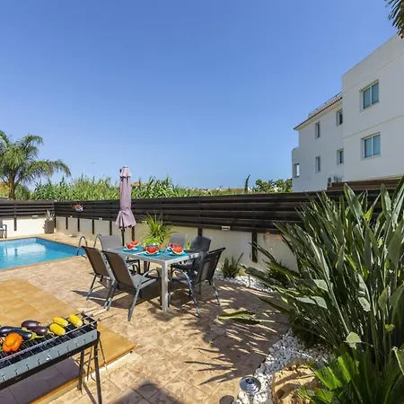 Villa The Ultimate Guide To Renting Your Luxury 3 Bedroom Near The Beach, 1478 *