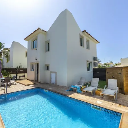 빌라 The Ultimate Guide To Renting Your Luxury 3 Bedroom Near The Beach, 1478 *